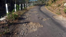 Ilustrasi jalan butut di Kabupaten Tasikmalaya./Istimewa.///.