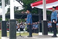 Bupati Tasikmalaya Cecep Nurul Yakin saat memimpin Upacara HUT Korpri di Lapangan Setda Pemkab Tasikmalaya, Senin (1/12/2025).