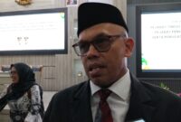 Kepala BKPSDM Kabupaten Tasikmalaya, Drs. H. Iing Farid Khozin, memberikan keterangan kepada awak media, Selasa (9/12/2025).