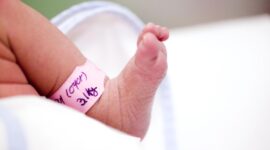 Ilustrasi seorang anak berusia 15 tahun menjadi korban asulia hingga melahirkan seorang bayi. / Istimewa.///.