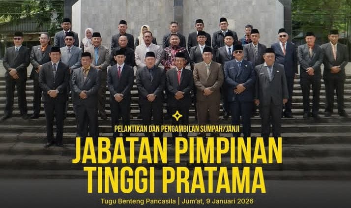 Bupati Subang Reynaldi Putra Andita Budi Raemi S.I.P, didampingi Sekretaris Daerah Kabupaten Subang H.Asep Nuroni, S.Sos., serta Kepala BKPSDM Drs. Dadang Darmawan, bersama 8 pejabat Pratama yang dilantik//istimewa