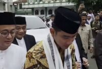 Bupati Tasikmalaya, Cecep Nurul Yakin, saat menyambut kedatangan Wakil Presiden RI, Gibran Rakabuming Raka, di Pondok Pesantren Cipasung Tasikmalaya pada Selasa, (20/1/2026)//jabar.newsline.id//istimewa