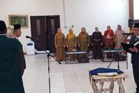 Bupati Tasikmalaya, Cecep Nurul Yakin, melantik Kepala BPKPD Kabupaten Tasikmalaya, Drs. H. Roni Ahmad Sahroni, MM, sebagai Pelaksana Tugas (PLT) Sekretaris Daerah, Senin (12/1/2026), di Opp Room Setda Kabupaten Tasikmalaya