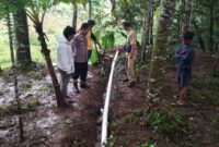 Monitoring sejumlah pihak di sekitar dapur MBG Taraju, Selasa (10/2/2026). (Dok. Tim newsline.id)