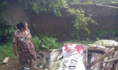 Angin Kencang Robohkan Kamar Mandi Warga di Kampung Cileungsir Ciadeg