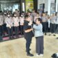 Puluhan mahasiswa datang melakukan aksi di Kantor Kejaksaan Negeri Kabupaten Tasikmalaya, Jum'at (14/2/2026).