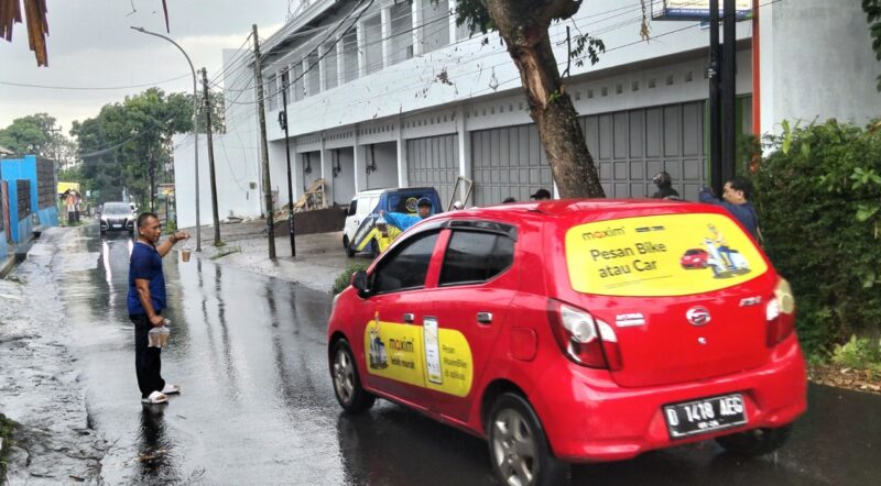 Ribuan takjil dibagikan PNM Tasikmalaya dan Gandara Group di Tiga Titik, Sabtu (28/2/2026).