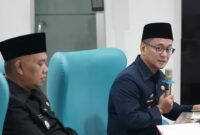 Bupati Tasikmalaya Cecep Nurul Yakin dan Wakil Bupati Asep Sopari Al-ayyubi saat pimpinan rakor dengan para camat di Command Center, Rabu (25/2/2026).  