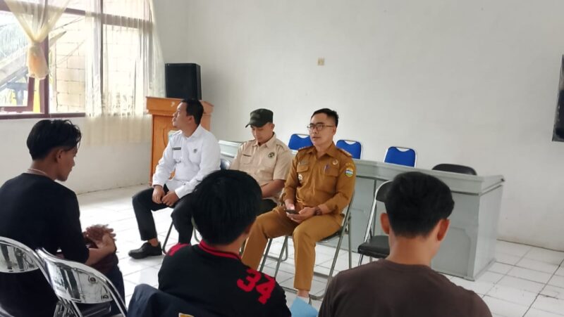 Forum Masyarakat Peduli Lingkungan (FMPL) saat melakukan audiensi dengan sejumlah pihak di sekitar wilayah Kecamatan Culamega, Kabupaten Tasikmalaya.  Senin (2/3/2026). (*).