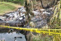 Sisa bangunan Saung Taraju Jumantara (STJ) yang dibakar warga di Kampung Babakan Salak, Kecamatan Taraju, Kabupaten Tasikmalaya, Sabtu (4/4/2026).