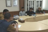 Forum Masyarakat Peduli Lingkungan (FMPL) saat audiensi dengan Dinas Kesehatan Kabupaten Tasikmalaya dan RSUD dr. Khz Zaenal Musthafa, Selasa (7/4/2026). (dok newsline.id)