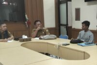 Forum Masyarakat Peduli Lingkungan (FMPL) saat audiensi dengan Dinas Kesehatan Kabupaten Tasikmalaya dan RSUD dr. Khz Zaenal Musthafa, Selasa (7/4/2026).