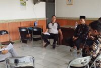 Audiensi NFT di Kantor Kecamatan Leuwisari, Tasikmalaya, mengungkap dapur gizi beroperasi tanpa dokumen legal lengkap. Jum'at (22/5/2026). (*).
