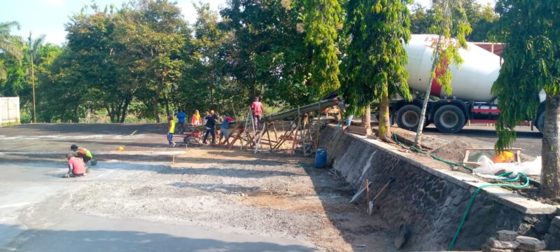 Poto: Proyek Pembangunan Lapangan Tenis di Pendopo Baru Kabupaten Tasikmalaya tanpa papan informasi proyek//jabar.newsline.id//