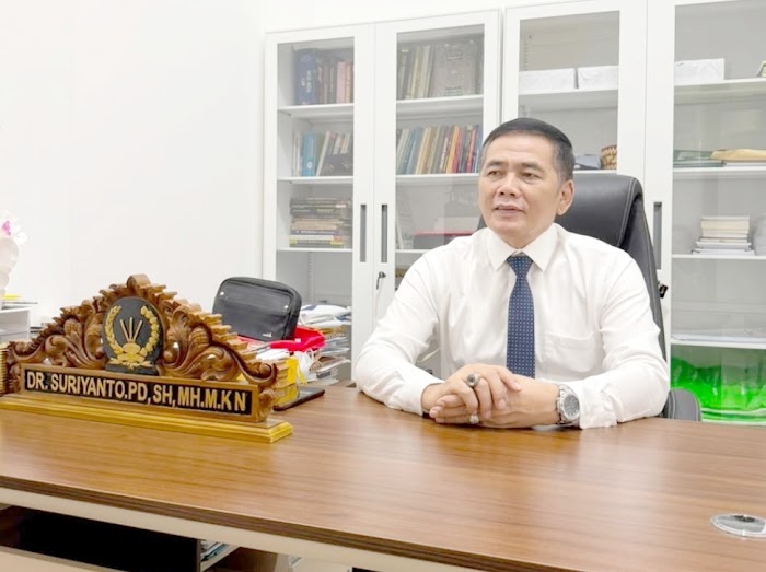Poto: Ketua Umum Persatuan Wartawan Republik Indonesia (PWRI) sekaligus Praktisi Hukum/Akademisi
Watawan/Jurnalis  Dr. Suriyanto.Pd.,SH.,MH.,Mkn//jabar.newsline.id//istimewa//