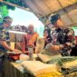 Caption: Bupati Tasikmalaya, Cecep Nurul Yakin saat meninjau Booth UMKM di lingkungan perkantoran Pemerintah Daerah Kabupaten Tasikmalaya, Jum'at, 24 Juli 2026//jabar.newsline.id//